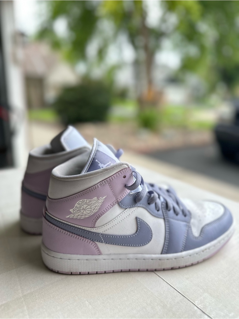 Air Jordan 1 Mid Women's Sneakers in Lavender/Gray